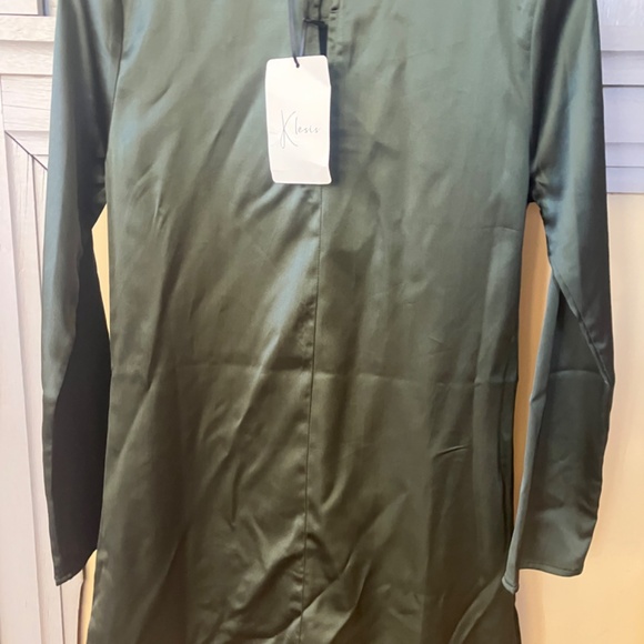 Klesis Elegant Green Satin Dress i - Picture 6 of 10